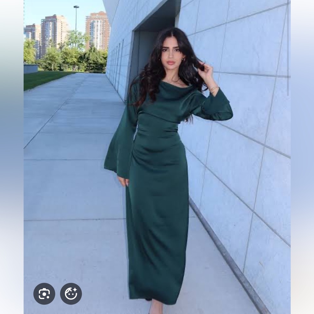 ELEGANT BELL SLEEVE MAXI DRESS